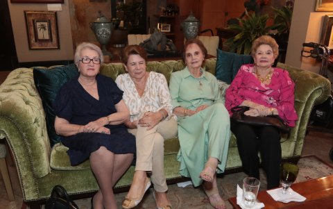 Mafalda de Peña, Elena Avilés, Ligia de Berry y Pepita de Macías.