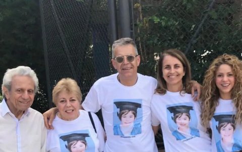 Los Mebarak y los Piqué aparecen festejando la salida del jardín de niños de Milan.