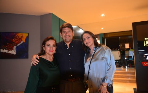 Patricia Aráuz, Guillermo Avilés y Jessica de Avilés.