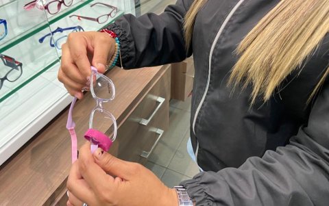 Las ventas de lentes han aumentado en abril por el retorno a clases.
