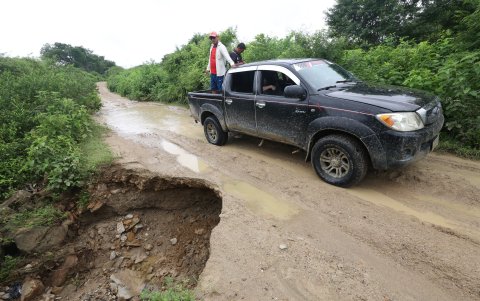 . Peligros. Existen algunos tramos que se mantienen en riesgo, parecen estar al borde del colapso.