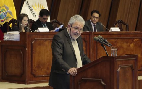 Verdesoto habló por varios minutos del informe que elaboró y presentó el mismo día que dejó el Gobierno.