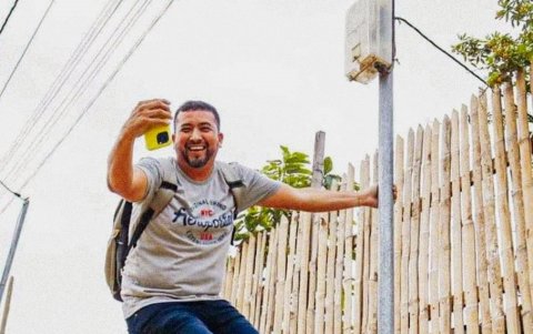 El comerciante de 40 años fue baleado en las afueras de una agencia bancaria.