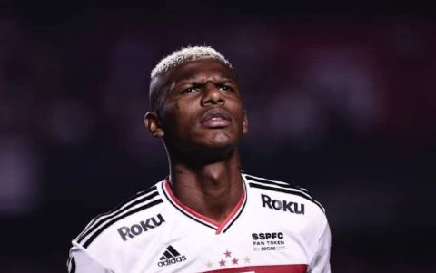 El central ecuatoriano jugó los 90 minutos de titular.