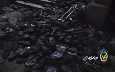 La gente que acudió a una esucela para recibir una ayuda termina en una estampida