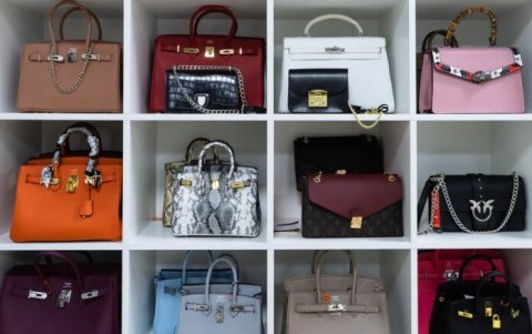 La carteras pertenecen al magnate Joseph Lau.