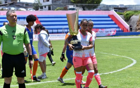 Ñañas buscará revalidar la corona de la Superliga femenina.