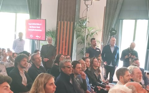 Los actores junto a Natalia.