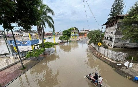El río se desbordó e inundó parte de la zona urbana y rural del cantón Vinces.