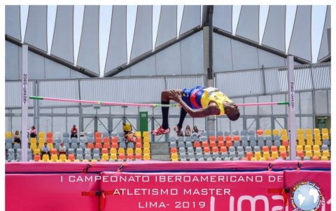 Chalá ganó oro en salto alto del primer Campeonato Iberoamericano Máster en 2019. Al ser una competencia nueva el tricolor selló récord con 1.80 metros de altura.