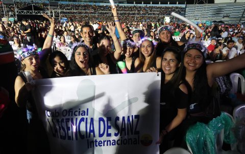 La esencia de Sanz, grupo de fans del español, no podía perderse el concierto.