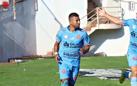 Rojas anotó con su club pero el rival terminó llevándose los 3 puntos.