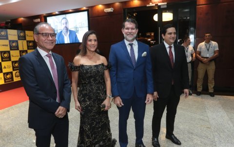 Vicente Wong, Marianela Ubilla, Francesco Tabacci y José Antonio Hidalgo.