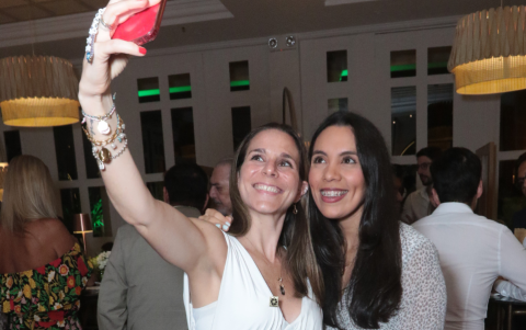 Paola Uscocovich y Yamel Robles.