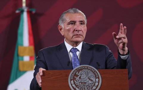 El secretario de Gobernación Adán Augusto participa en una conferencia de prensa en Palacio Nacional, hoy en la Ciudad de México en Ciudad de México (México).