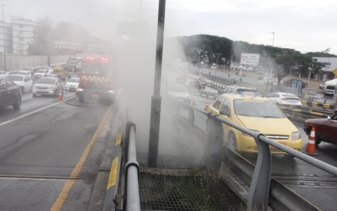 El conato de incendio habría sido provocado por personas en situación de calle.