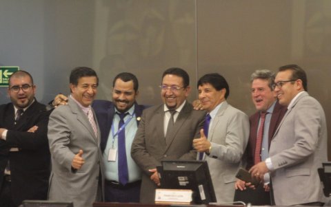 Situación. Virgilio Saquicela busca apoyos entre las bancadas para retener la presidencia.