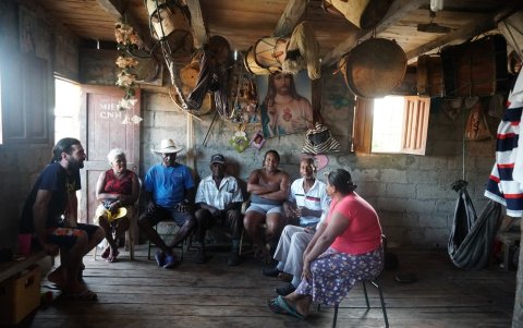 Testimonial. Integrantes de la agrupación Rescate Cultural de Lagarto aparecen reunidos en una de sus casas.