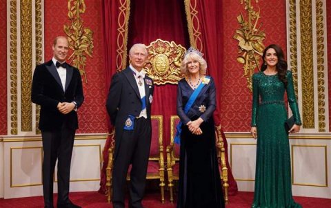 La nueva figura de cera de Camilla con Carlos, Guillermo y Kate.