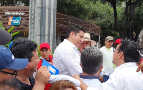 Richard Gómez, presidente de la CUT y vocal del Seguro Social, estuvo en la concentración.