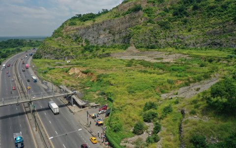 Aquí, en la avenida Perimetral, cerca de Los Ceibos, se levantarÁ la terminal satélite vía a la costa.