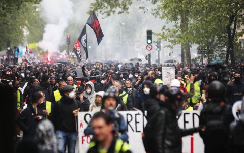 Los franceses protestas porque no estánde acuerdo con el alza de edad para la jubilación.