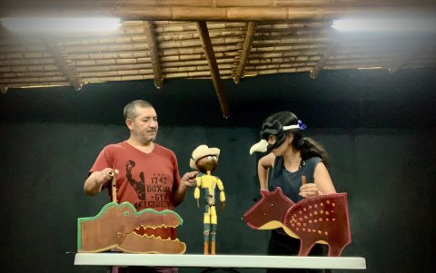 Uno de los momentos de práctica de la obra ‘Cantos y sorullos, memorias del arrullo’.