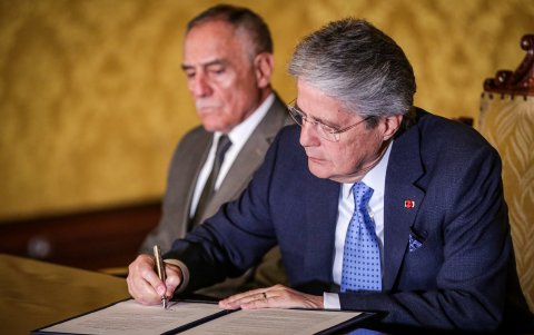 Este 3 de mayo de 2023 Lasso firmó el decreto para reprimir el terrorismo.