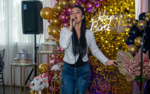 Allyson Zambrano, cantante.