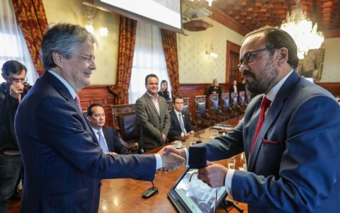 Tras perder las elecciones seccionales, Lasso nombró a Carrasco como nuevo gobernador del Azuay.