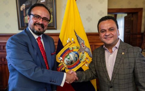 El gobernador electo junto al economista Estaban Bernal