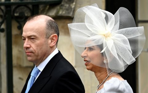 Los invitados lucieron elegantes trajes