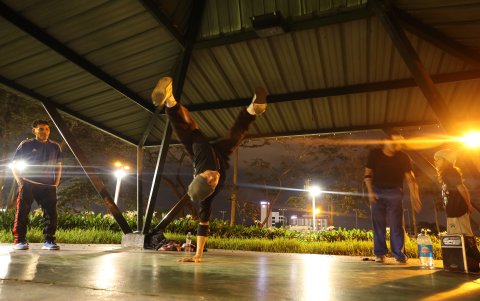 Géneros 
Su música frecuenta ser: ‘break beats’  (patrones rítmicos diferentes, suelen ser sincopados y polirrítmicos), funk, rap y soul (fusión del gospel, R&B y pop).