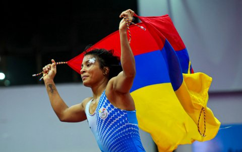 La Tigra Yépez y su festejo tras ganar el oro en los 53 kilogramos.