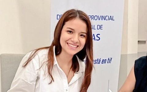 La concejala electa July Álvarez en la aceptación de su candidatura.