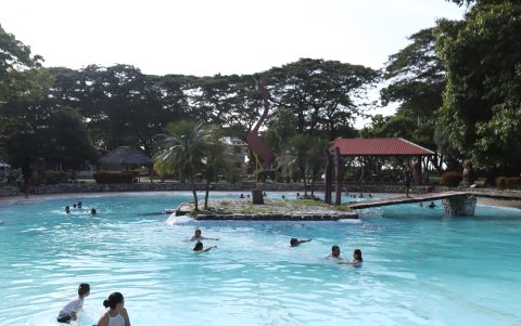 Áreas recreacionales en el centro cultural.