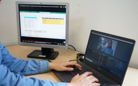 Los únicos requisitos son ser mujer y tener nacionalidad ecuatoriana.