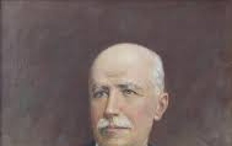 El quiteño Mariano Aguilera, abogado y filántropo, nació a mediados del siglo XIX. Fue concejal de Quito, presidente del cabildo y jefe político del cantón.