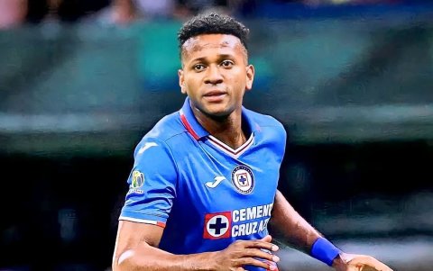 Michael Estrada fue notificado con la finalización de sus servicios en Cruz Azul.