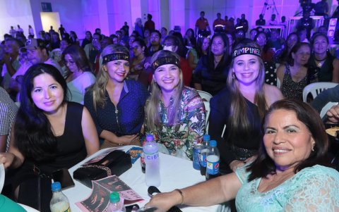 Elizabeth Hidalgo, Chanena Moreira, Andrea Zambrano, Samira Abdala-Jalil  y María Hidalgo.