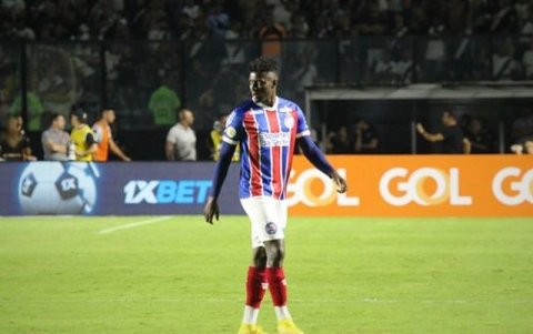 Jhoanner Chávez cayó goleado 3-0 ante el Santos.