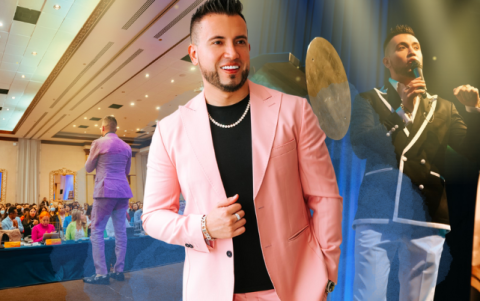 Gustavo Salinas durante sus conferencias.