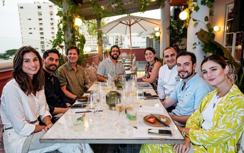 Paula Samán, Andrés Aguirre, Nicolás Febres-Cordero, Nicolás Weisson, Diana Febres-Cordero de Weisson, Miguel Ponce, Daniel Febres–Cordero.