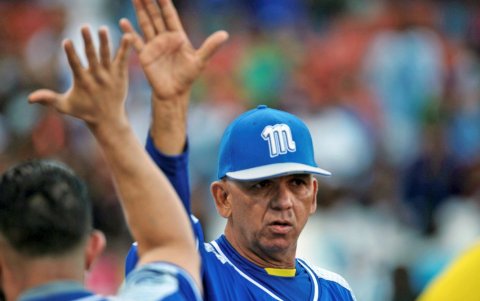 Omar Malavé, referente en su país como jugador de los Cardenales de Lara y de los Azulejos de Toronto en las Grandes Ligas, murió a los 58 años, en noviembre de 2021. Se suicidó en su residencia de Miami.