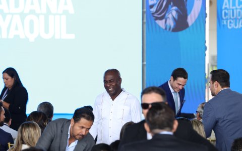 Concejales reelectos, como Egis Caicedo, asistieron a la investidura del nuevo alcalde.