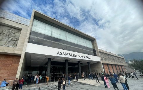 Lasso comparece ante la Asamblea Nacional.