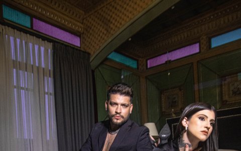 Posan para el lente de EXPRESIONES