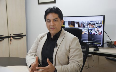 Perfil. Saltos es Es arquitecto, máster en Planificación Urbana y Regional y se ha desempeñado como docente universitario.