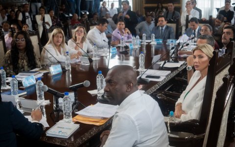 Los 5 ediles del Municipio de Guayaquil participaron de esta primera sesión ordinario.