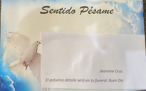 Mensaje. El contenido de la tarjeta era claro e intimidante